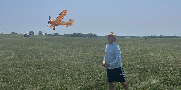 Marty Richey launches his Rubber Scale Howard DGA-9.