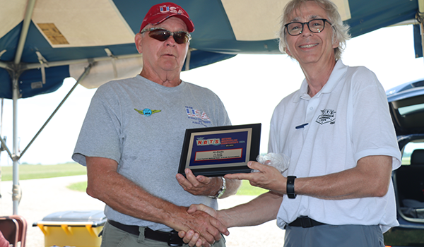 Allen Goff receiving his High Static award for 1/2a Scale.