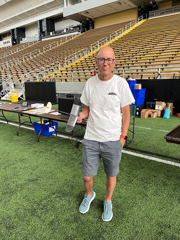 Ken Bauer and his carbon-skinned Standard Catapult Glider.