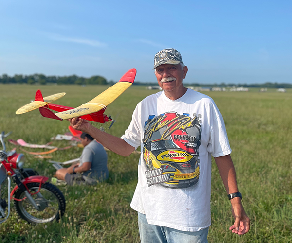 Rich Kacmarsky and his Pee Wee 30 model.