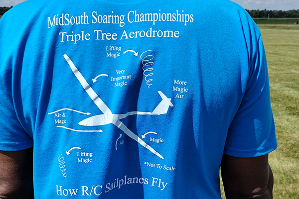 Charles rockin&apos; his MidSouth Soaring Championships T-shirt. Jeff Carr puts on a wonderful contest.