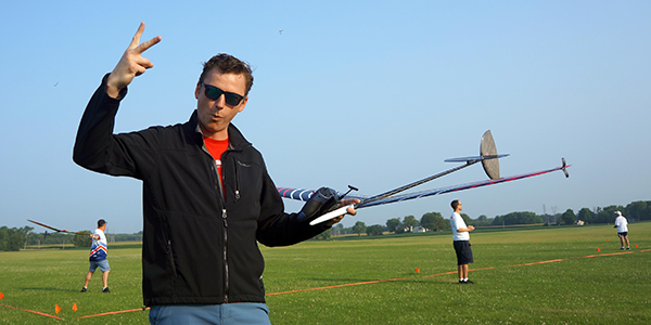 Former US Team Member Joe Dougherty keeps it cool while preparing to fly.