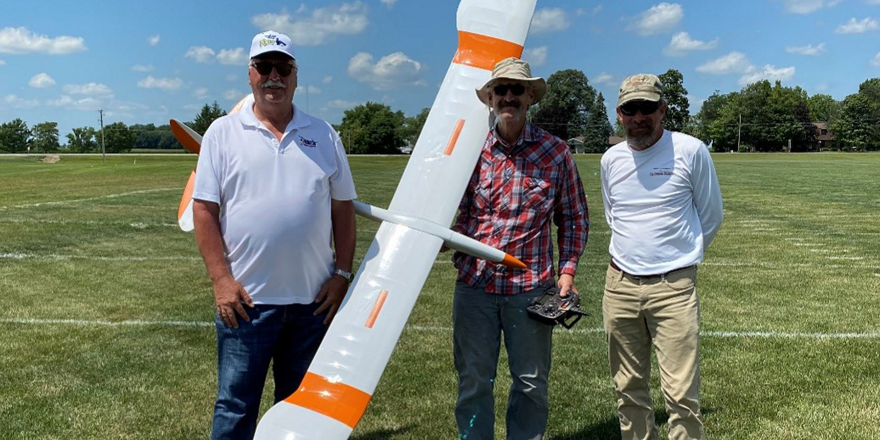 Wally By Golly, Dave Smith, and Ed Dumas after Dave’s 2 km LSF Level 4 flight.