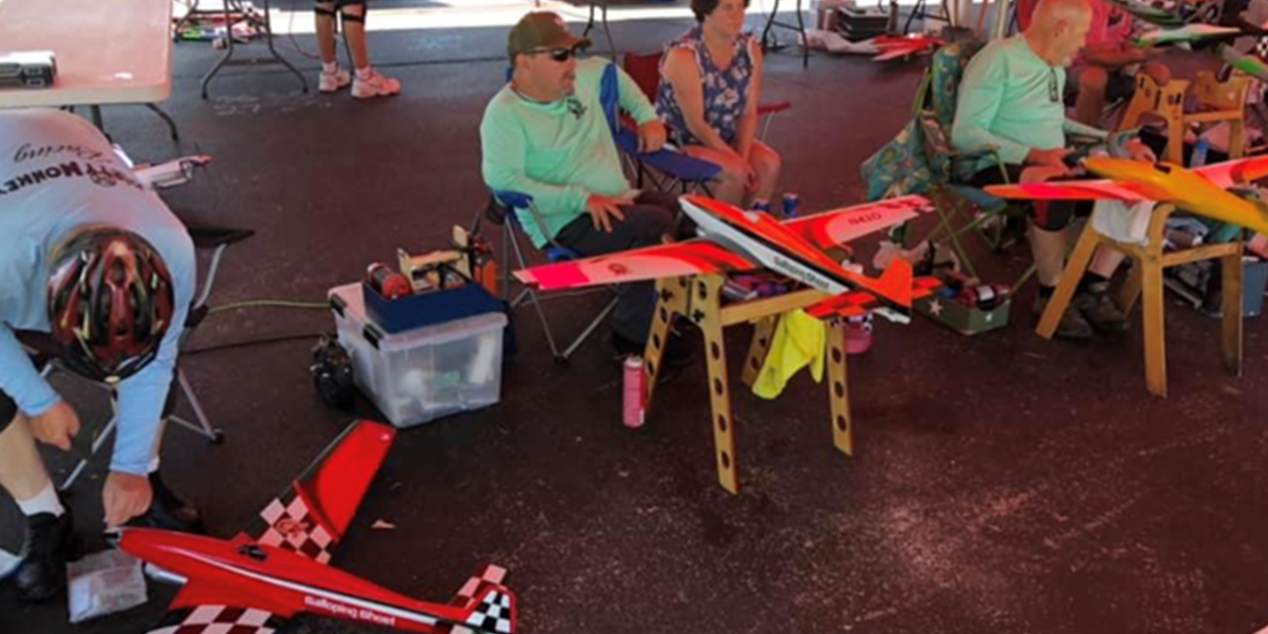 The Dirty Monkey racing team flew their Galloping Ghost models. Scott Hartman (left; red, black, and white model) is flying grea
