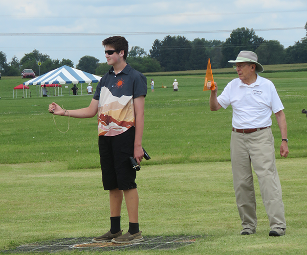 Dick Perry did center judge duties when he wasn’t flying.