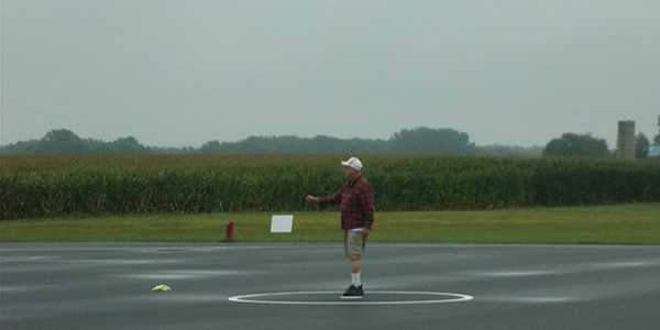 Howard Rush flying his warm-up flight for the judges.