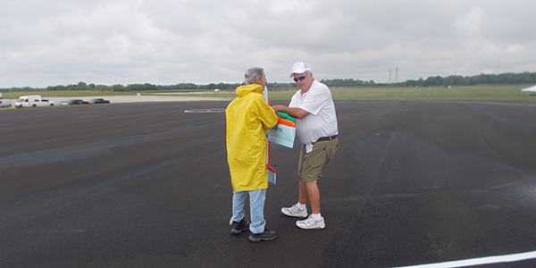 Mike Schmidt in the circle setting up for an official flight.