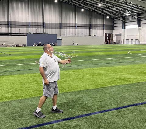 Don Slusarczyk walks out with his Hand Launched Stick. Don Slusarczyk walks out with his Hand Launched Stick.