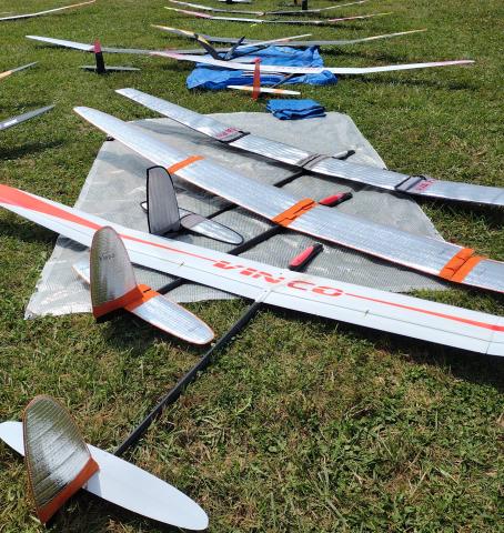 Models are lined up for inspection at the F5J Team Selects. Models are lined up for inspection at the F5J Team Selects.