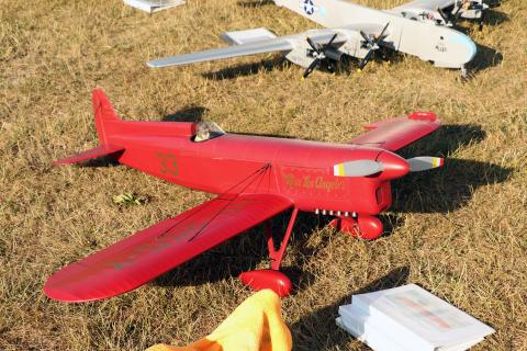 Stephen Kretschmer took parts from an existing RC and with extensive modifications, created an electric Miss Los Angeles racing plane.
