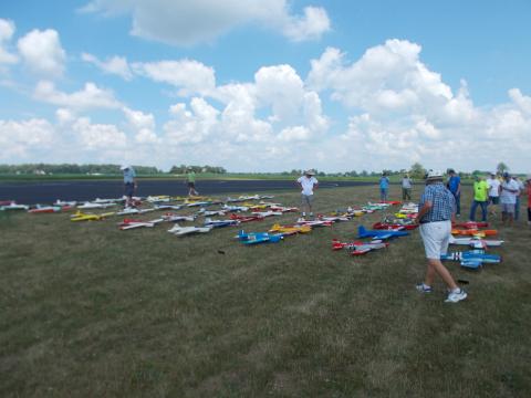 The field of planes in their respective rows. 19 points to the far right, 18 behind that row, 17 behind that and so on.
