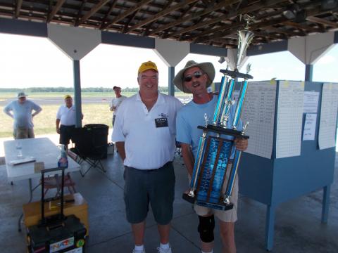 Vince Bodde receives his traveling trophy for winning OTS.